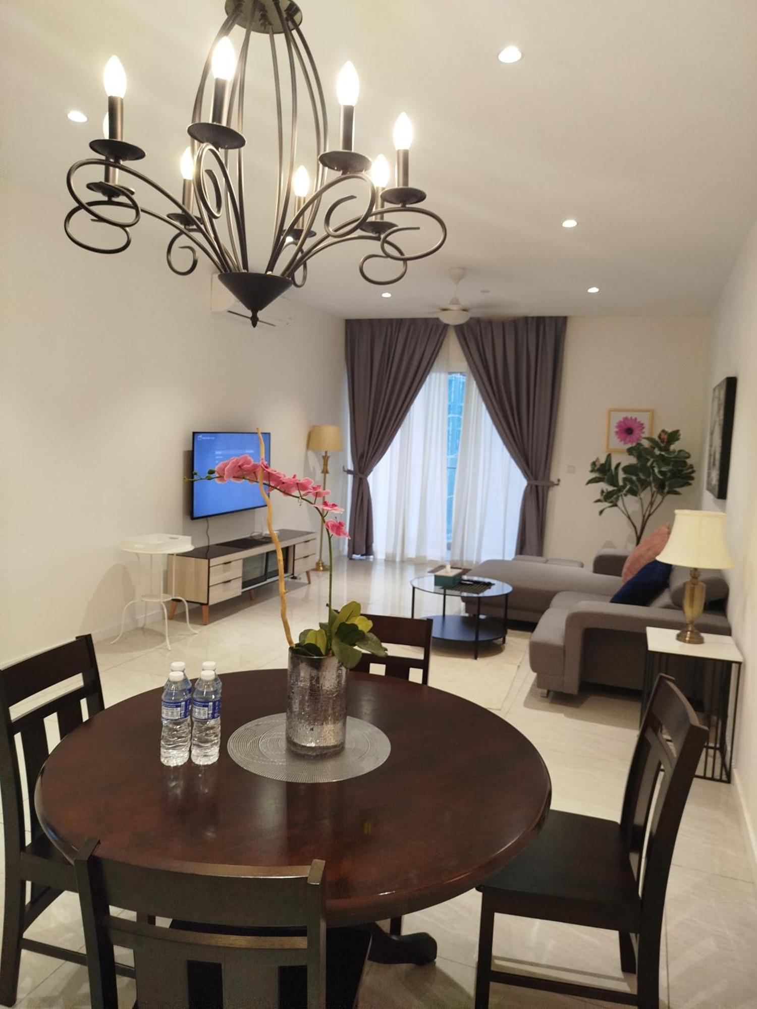 Quill Service Apartment *