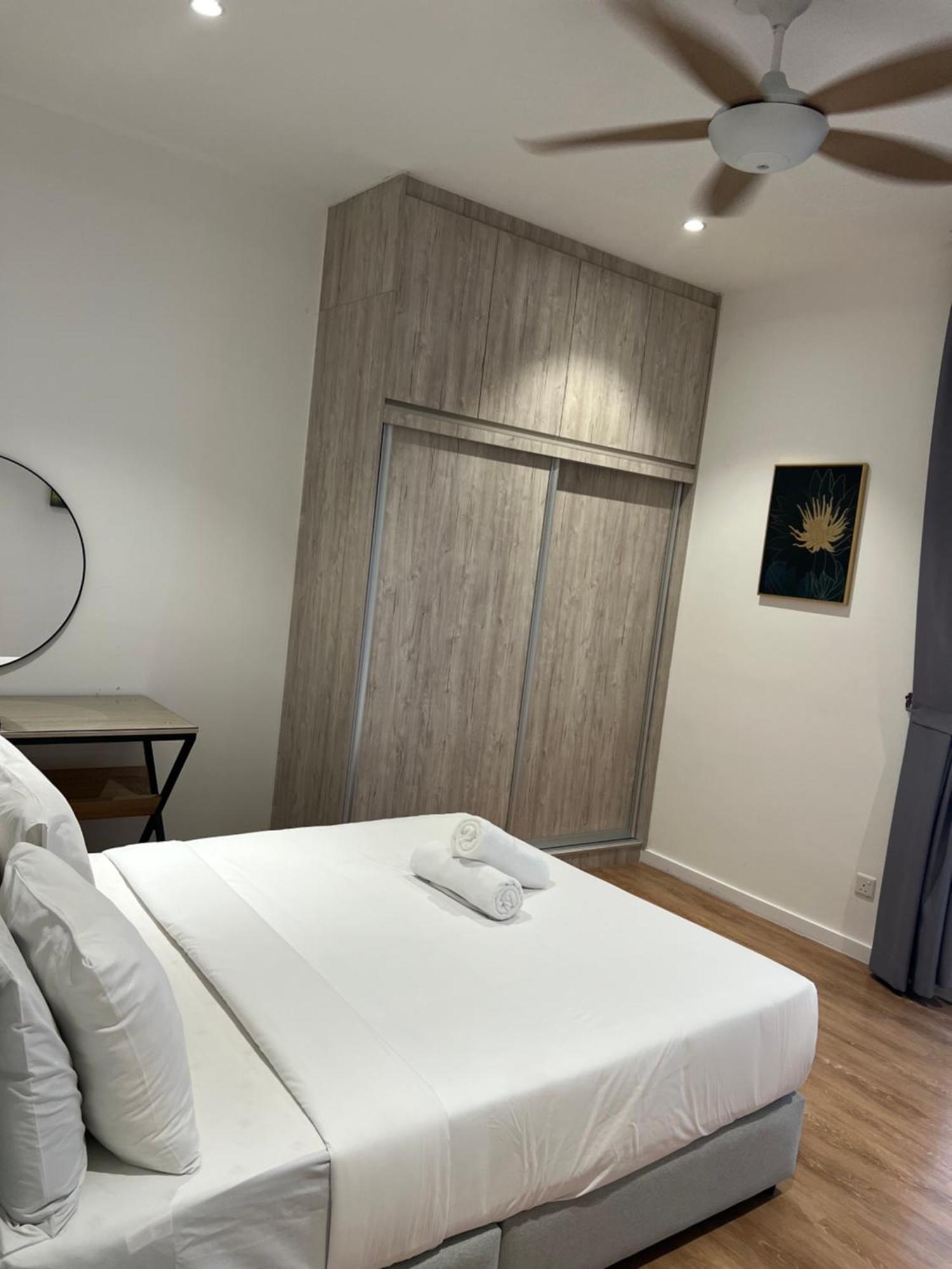 Quill Service Apartment *